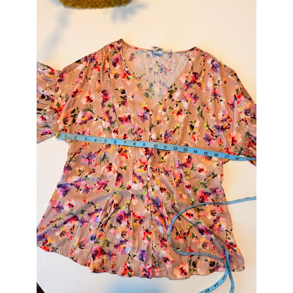 Dolan V-neck floral flowy shirt - Size Xs